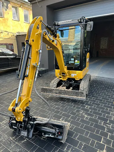 Firma budowlana QL Quest - usługi minikoparki